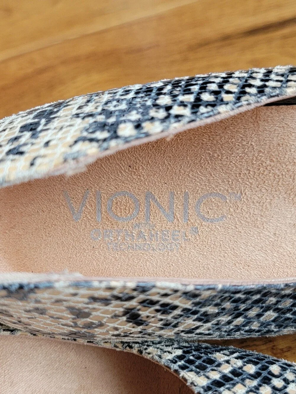 Vionic Orthoheel Antonia Wedge Heels Women's 7 Leather Neutral Snake Embossed